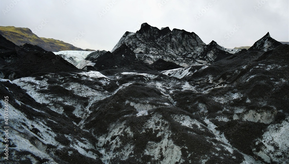 Obraz premium snow covered mountains