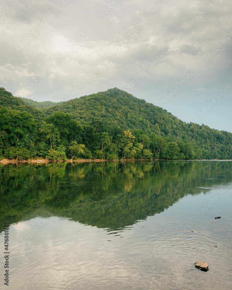 Fototapeta premium The New River, in the New River Gorge National Park, West Virginia