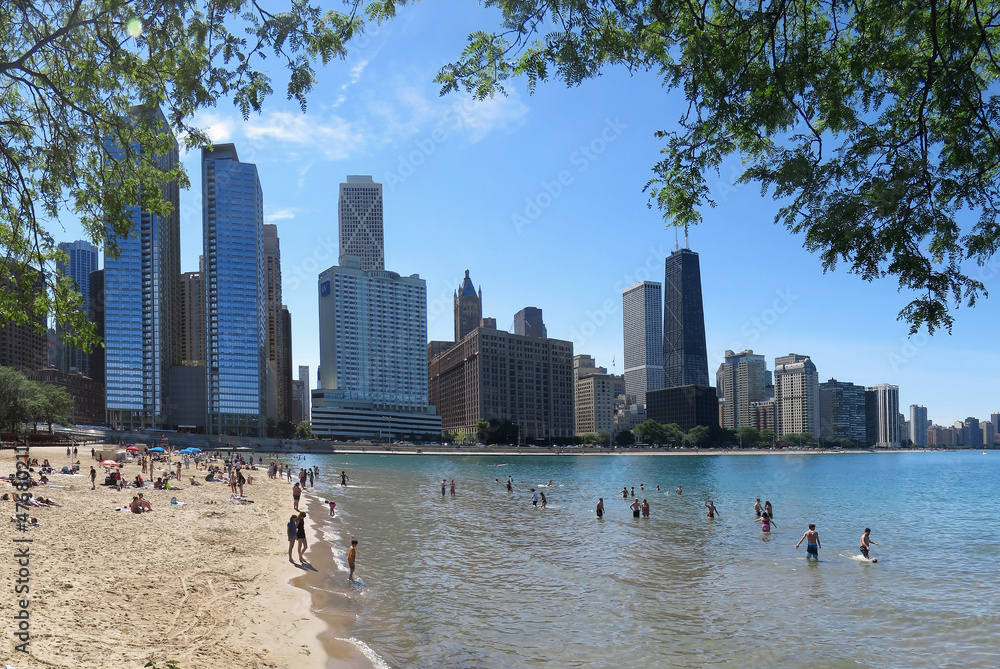 Obraz premium Chicago skyline and lake beaches