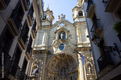 Foto Cathedral facade in San Sebastian, Spain