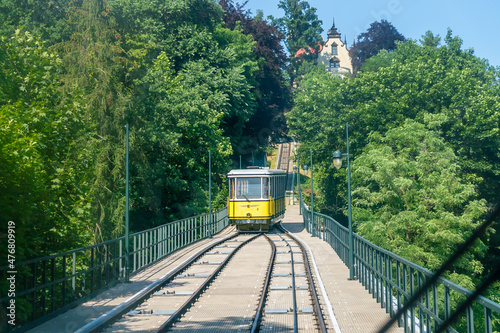 Standseilbahn Dresden auf dem Viadukt photo