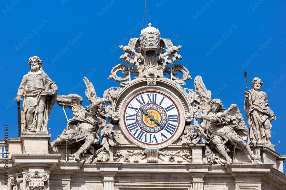 Saint Peter's Square and St. Peter's Basilica in Rome, Vatican, Italy Saint Peter's Square and St. Peter's Basilica in Rome, Vatican, Italy
