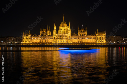 hungarian parliament in budapest by night