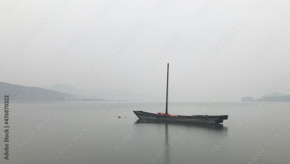 Fototapeta premium 빈 배, 두물머리