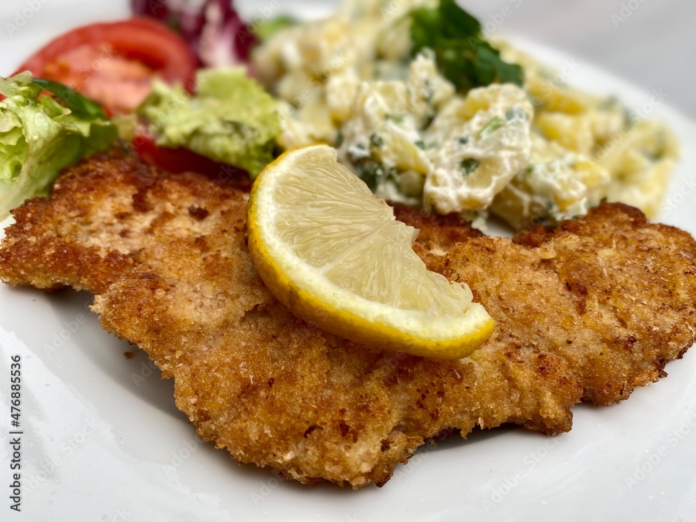 Lifestyle Vollkorn Schnitzel mit Kartoffelsalat Lifestyle Vollkorn Schnitzel mit Kartoffelsalat
