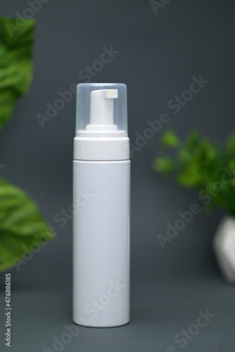 Cosmetics bottles Airless sprayer to put stickers for your product plastic bottles glass bottles