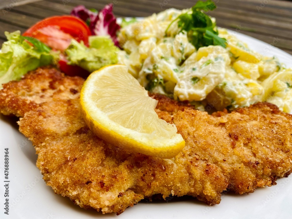 Lifestyle Schnitzel mit Kartoffelsalat 