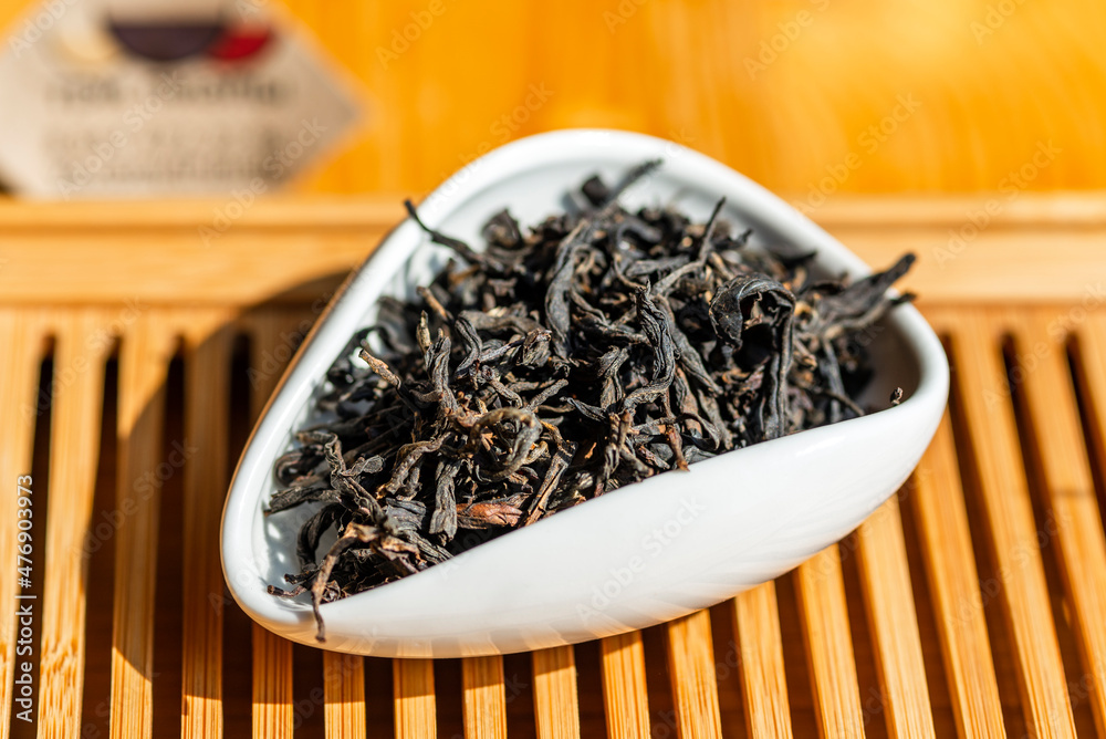 Chinese classic red tea Fengqing Dian Hong in tea presentation vessel