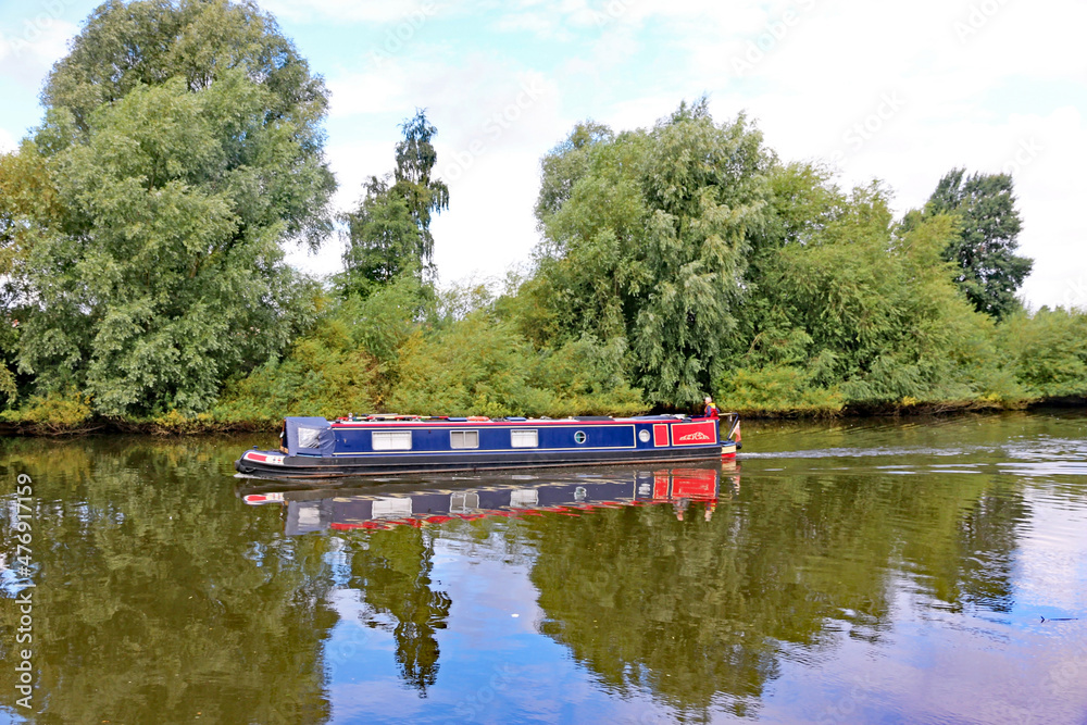 Narrow boat on the River Severn, Worcester