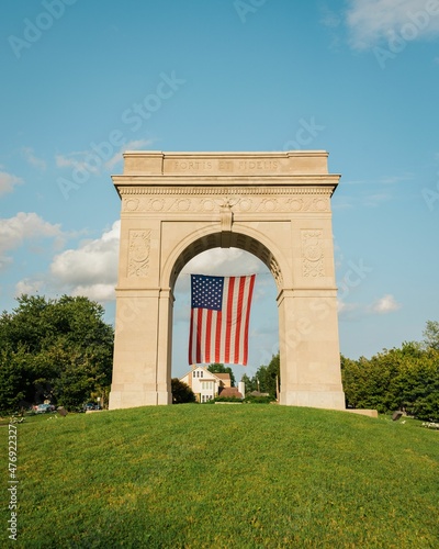 The Memorial Arch in Huntington, West Virginia photo