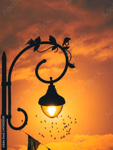 lamp on the wall © idleman