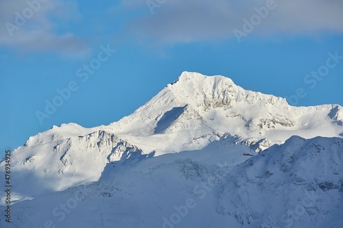 Mountains covered with snow © Gudellaphoto