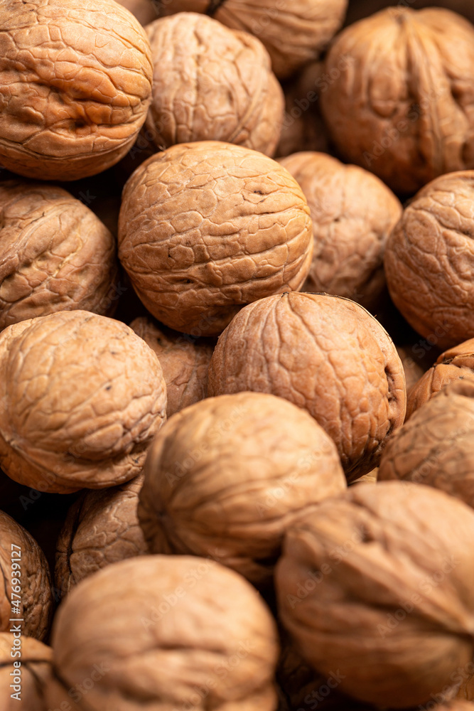 There were walnuts in abundance on the table There were walnuts in abundance on the table