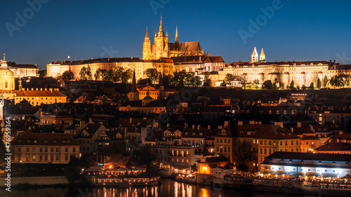 Obraz na plátně Prague castle at night