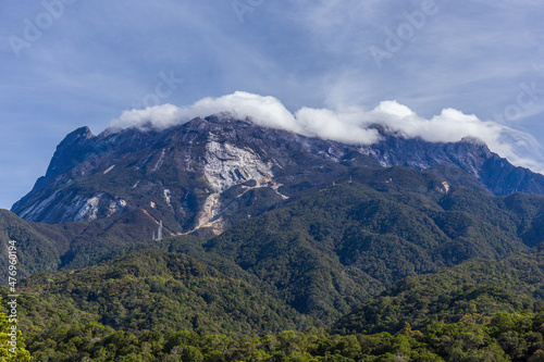Mt. Kinabalu from below © Pavel