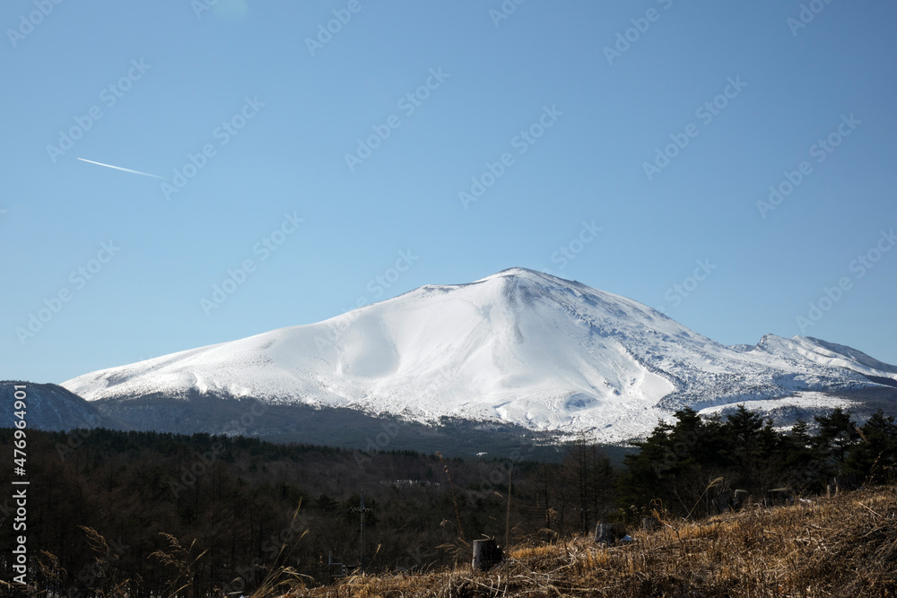 Obraz premium 浅間山 軽井沢 雪景色