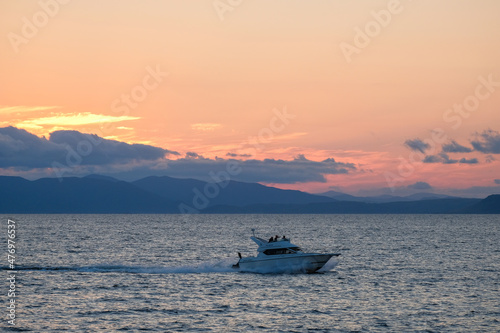 sunset at seashore © Pavel