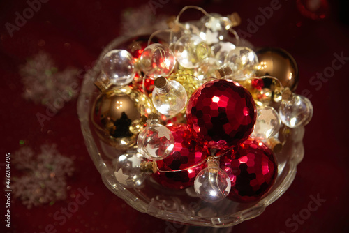 Les décorations et lumières de Noël  (ID: 476984796)