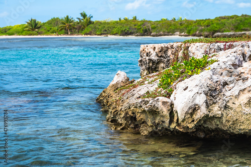 small uninhabited island of Catalinita