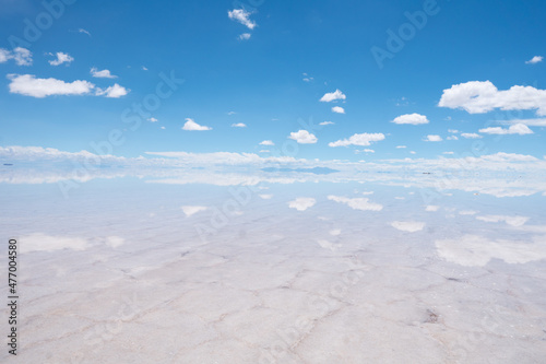 reflejo del cielo en el salar de uyuni
