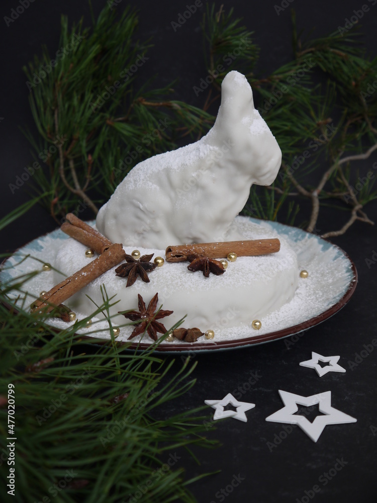 Obraz premium Der Schneehasenkuchen