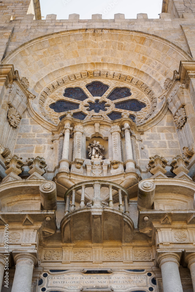 Details of the facade of the cathedral of Porto seen from the entrance