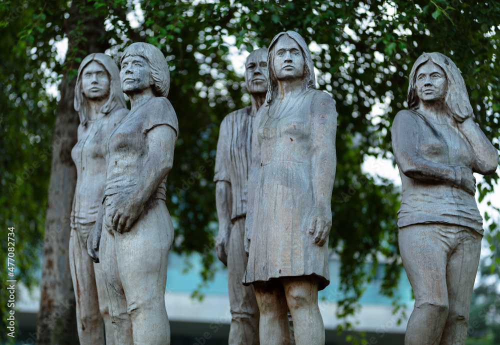 A monument for unity of East and West Berlin. A monument for unity of East and West Berlin.