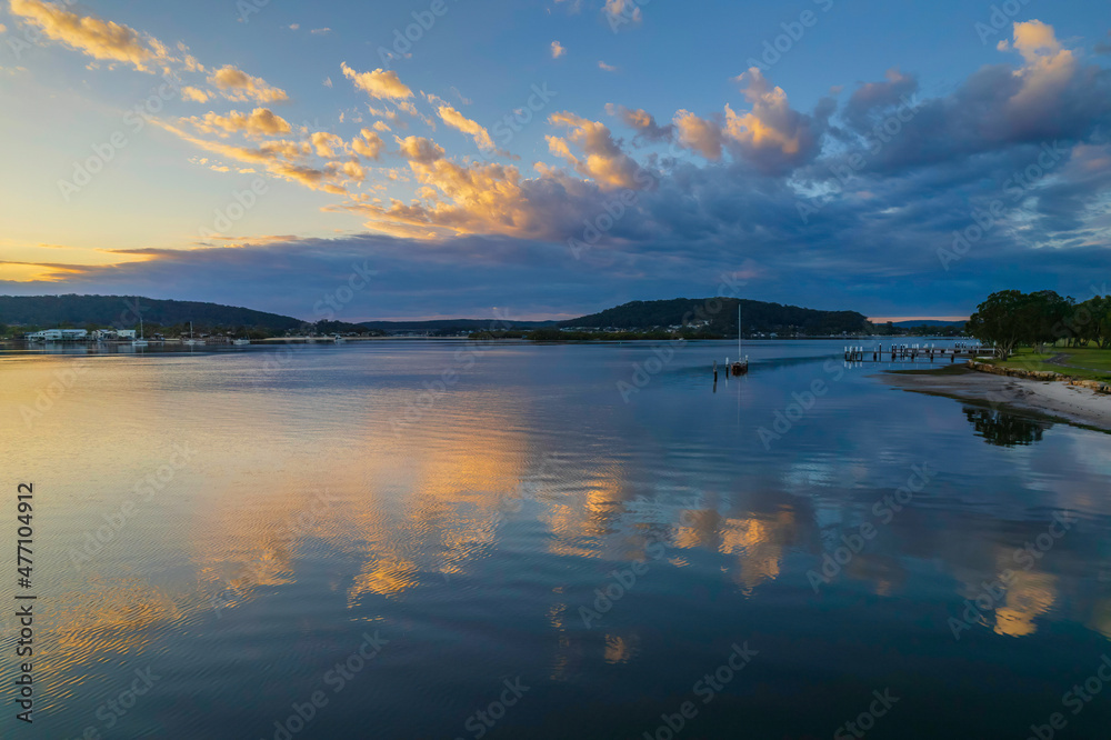 Fototapeta premium Sunrise waterscape over the bay