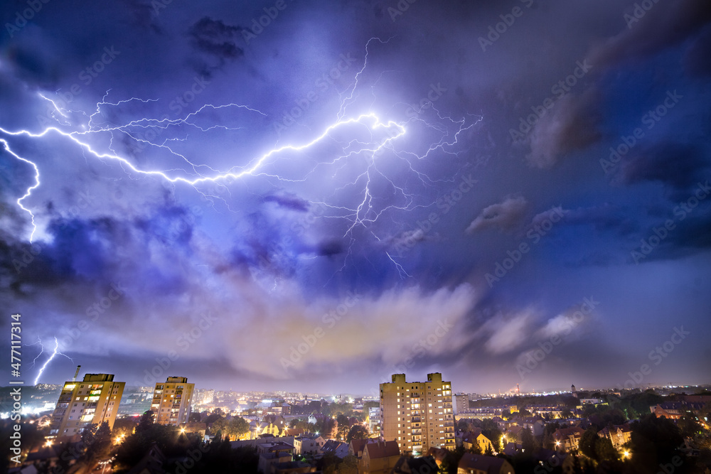 Zielona Góra Nocą-Burza