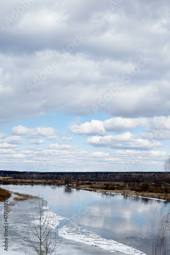 Fototapeta Naklejka Na Ścianę i Meble -  Spring ice on a fast river, ice drift