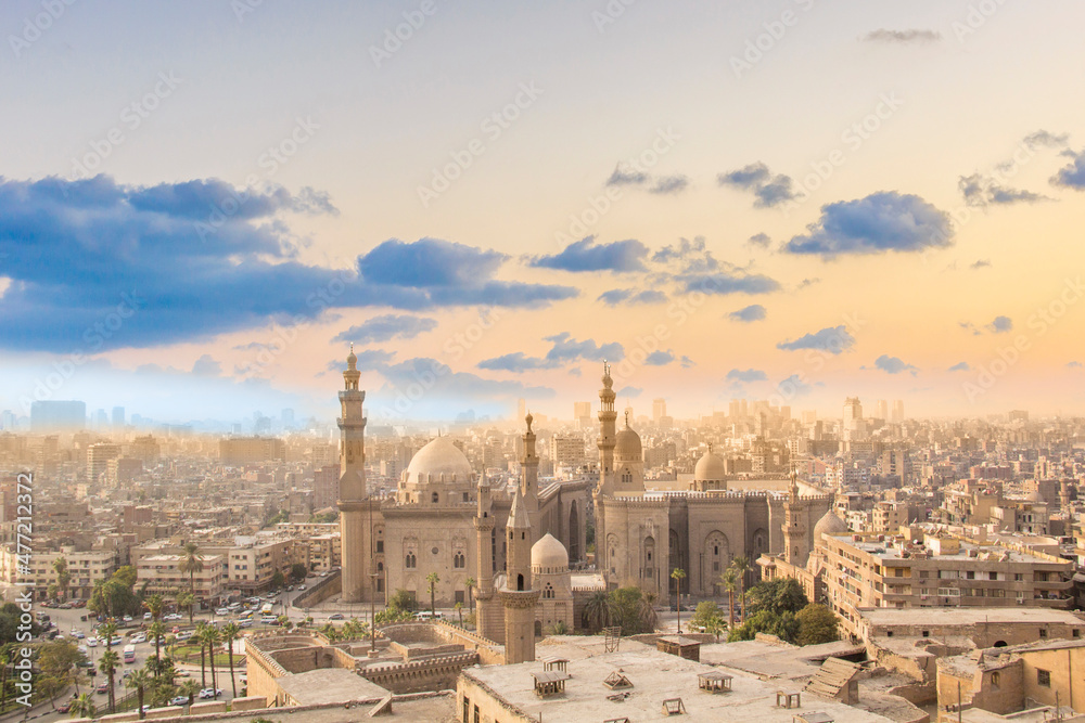 Obraz premium Nice view of the Mosque-Madrasa of Sultan Hassan in Cairo, Egypt