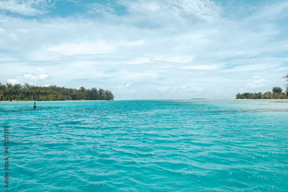 French Polynesia islands in the South Pacific Ocean Mo'orea, Tahiti, and Fakarava French Polynesia islands in the South Pacific Ocean Mo'orea, Tahiti, and Fakarava