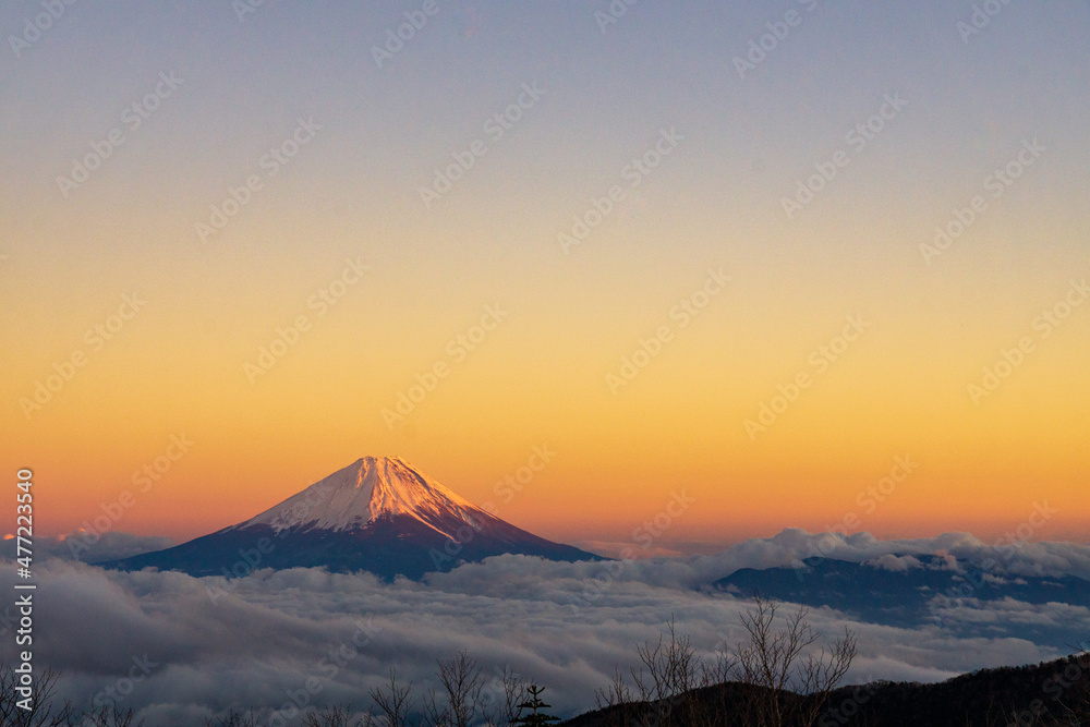 夕焼けに染まる富士　鳳凰三山・観音岳からの風景