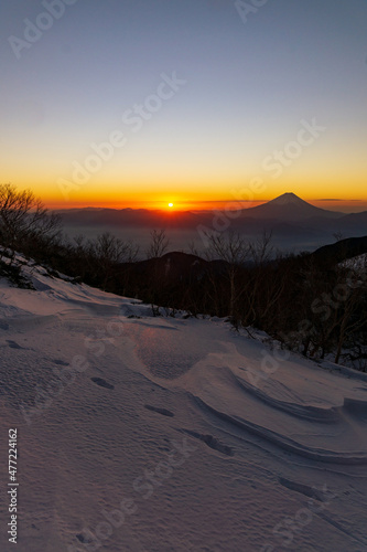 南アルプス（観音岳） 日の出 富士山