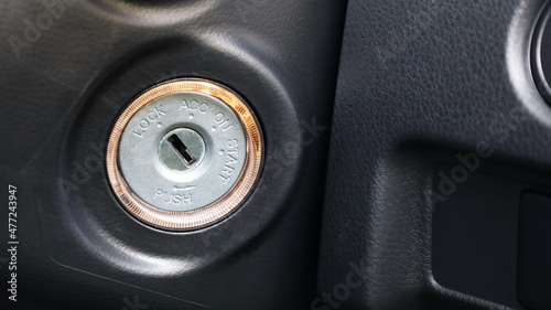 Foto vehicle ignition switch. Closeup and focus on the subject.
