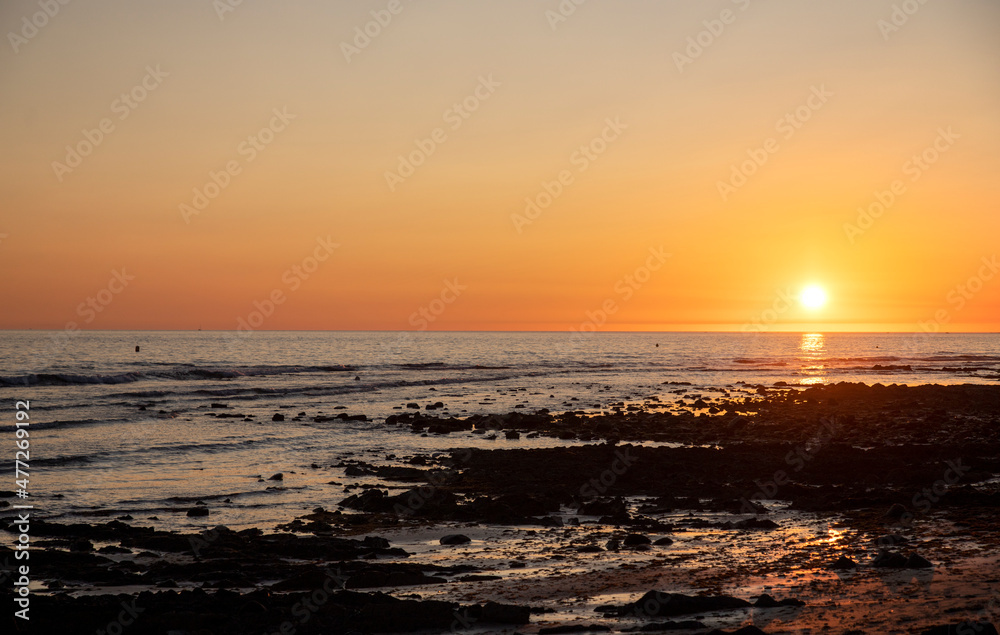 Obraz premium Beautiful seascape evening sunset sea and sky horizon