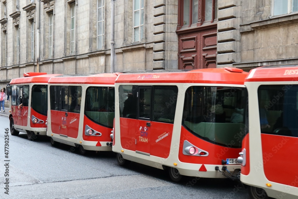 Lyon city tram, petit train touristique, ville de Lyon, département du Rhône, France