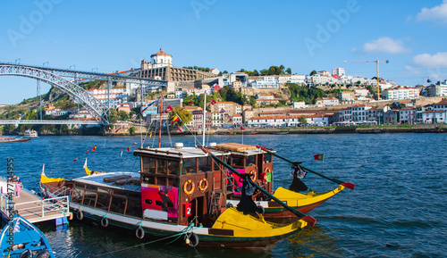 Canvas-taulu Porto am Rio Douro, Küstenstadt Portugals,  Brücken, Portwein, Altstadt mittelal