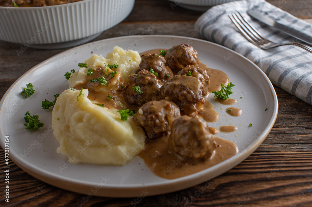 Köttbullar , swedish meatballs with sauce and mashed potatoes Köttbullar , swedish meatballs with sauce and mashed potatoes