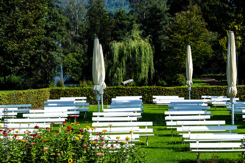 Sitzbänke vor dem Musikpavillon im Kurpark im Heilbad Heiligens photo