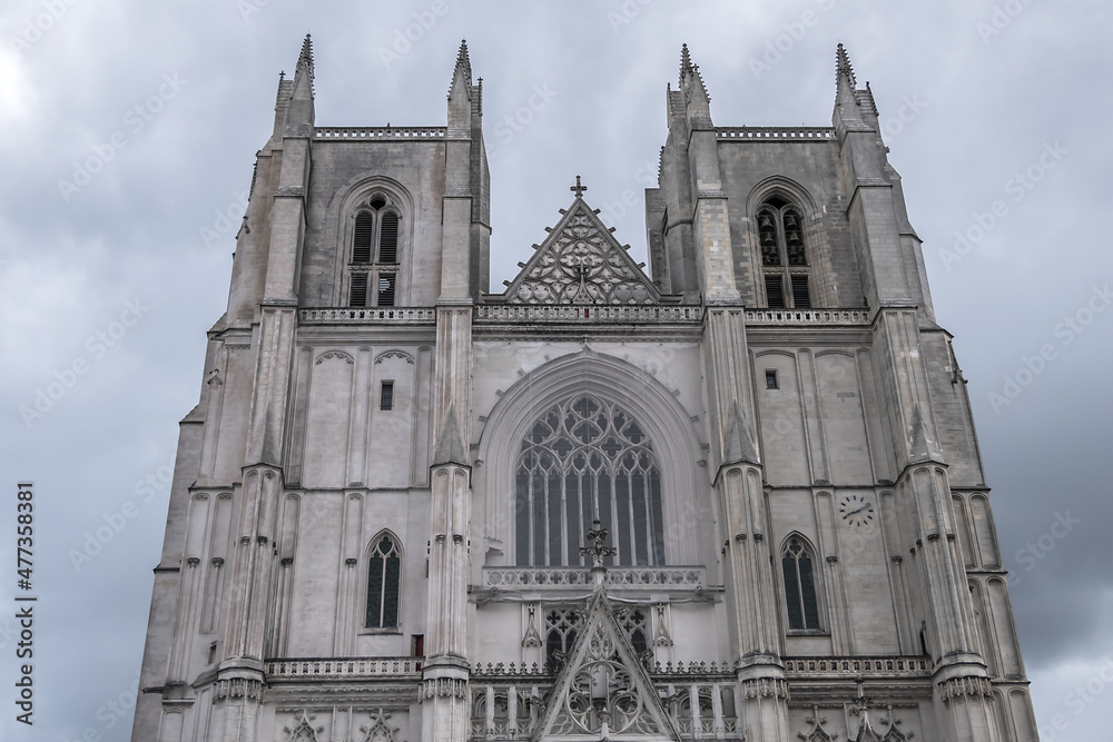 Architectural detail of Roman Catholic Gothic St. Peter and St. Paul Cathedral (Cathedrale Saint-Pierre-et-Saint-Paul) in Nantes. Construction began in 1434. Nantes, Loire Atlantique, France.