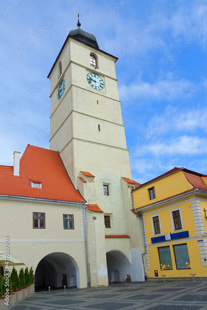 Obraz premium The Council Tower in the old city center of Sibiu, Transylvania, Romania, Europe 