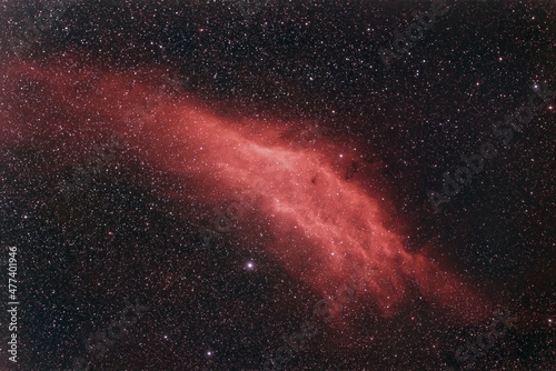 カリフォルニア星雲（NGC1499）
撮影日： 2021/12/04
露出： 35 x 300s (Total:175min)
焦点距離：600mm
ISO： 800
撮影地：千葉県大多喜町