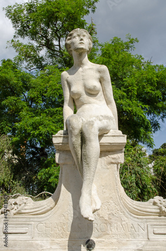 Nymph memorial to Charles Frohman, Marlow