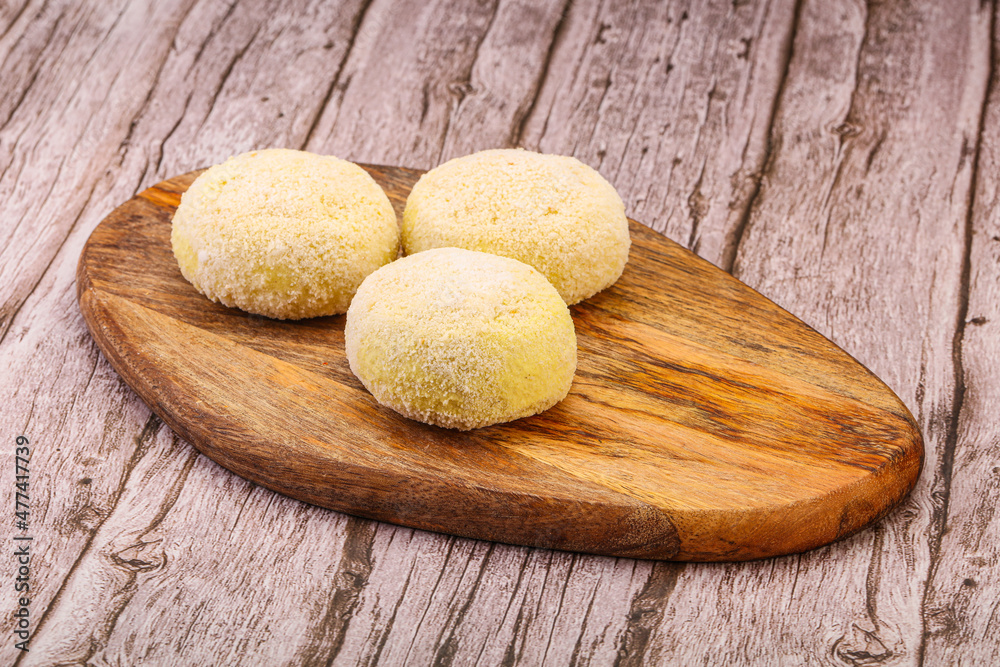Raw potato zrazy for cooking Raw potato zrazy for cooking