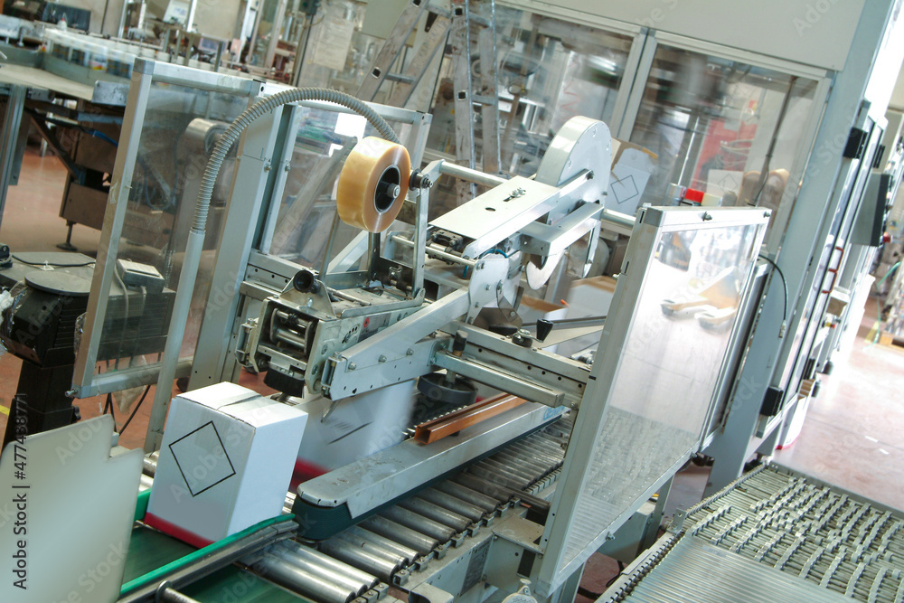 Automatic industrial packaging, boxing and closing of cartons