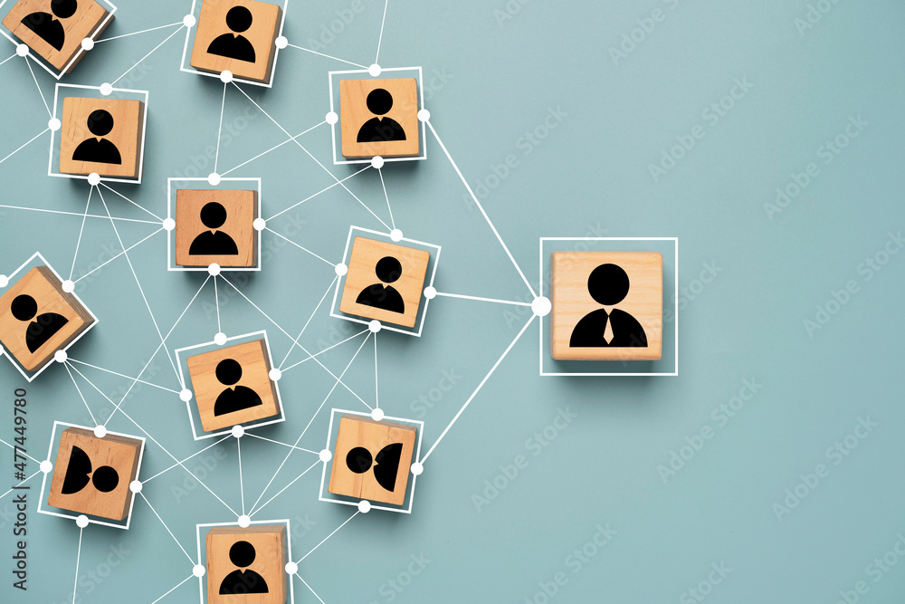 Manager and staff icon print screen on wooden cube block with connection link network for organisation structure in company  social network and teamwork concept. - obrazy, fototapety, plakaty 