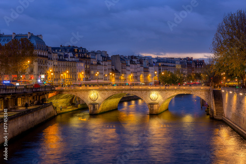 Puente en Paris, Francia