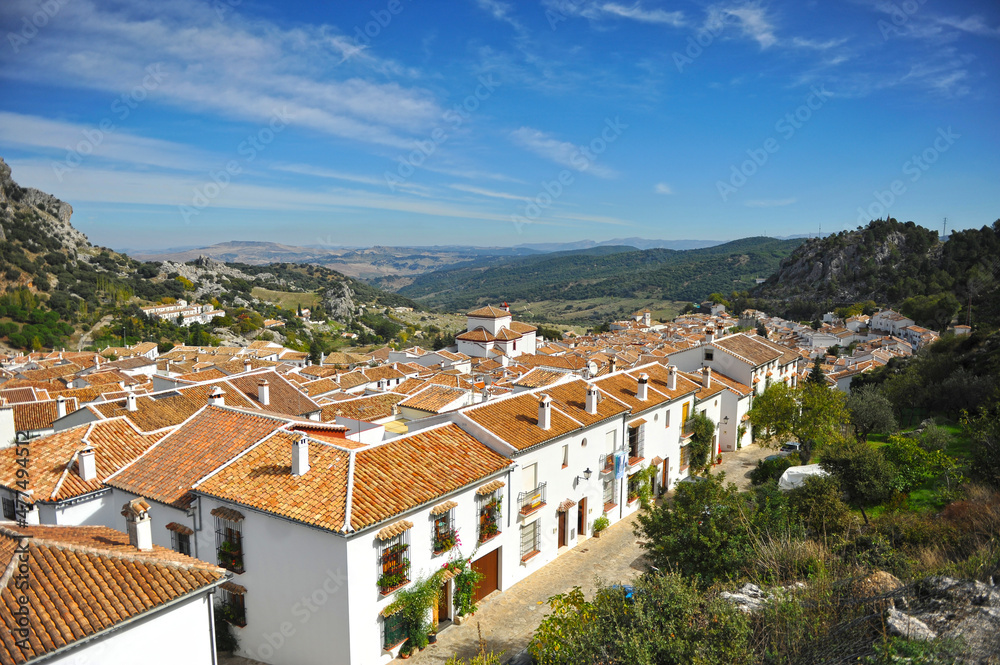 Los tejados de Grazalema, uno de los pueblos mas bonitos de España. Pueblo blanco de la Sierra de Cádiz en el Parque Natural Sierra de Grazalema.

