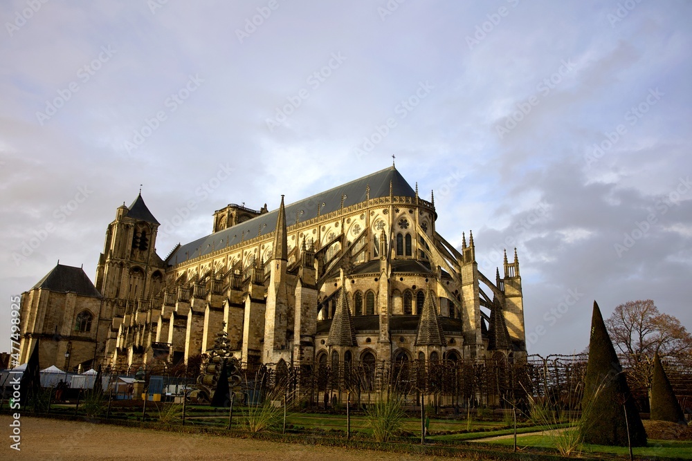 Cathédrale de Bourges - Bâtiment architecture France religion